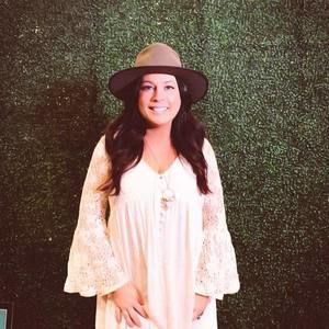 Meet your Posher, Liz